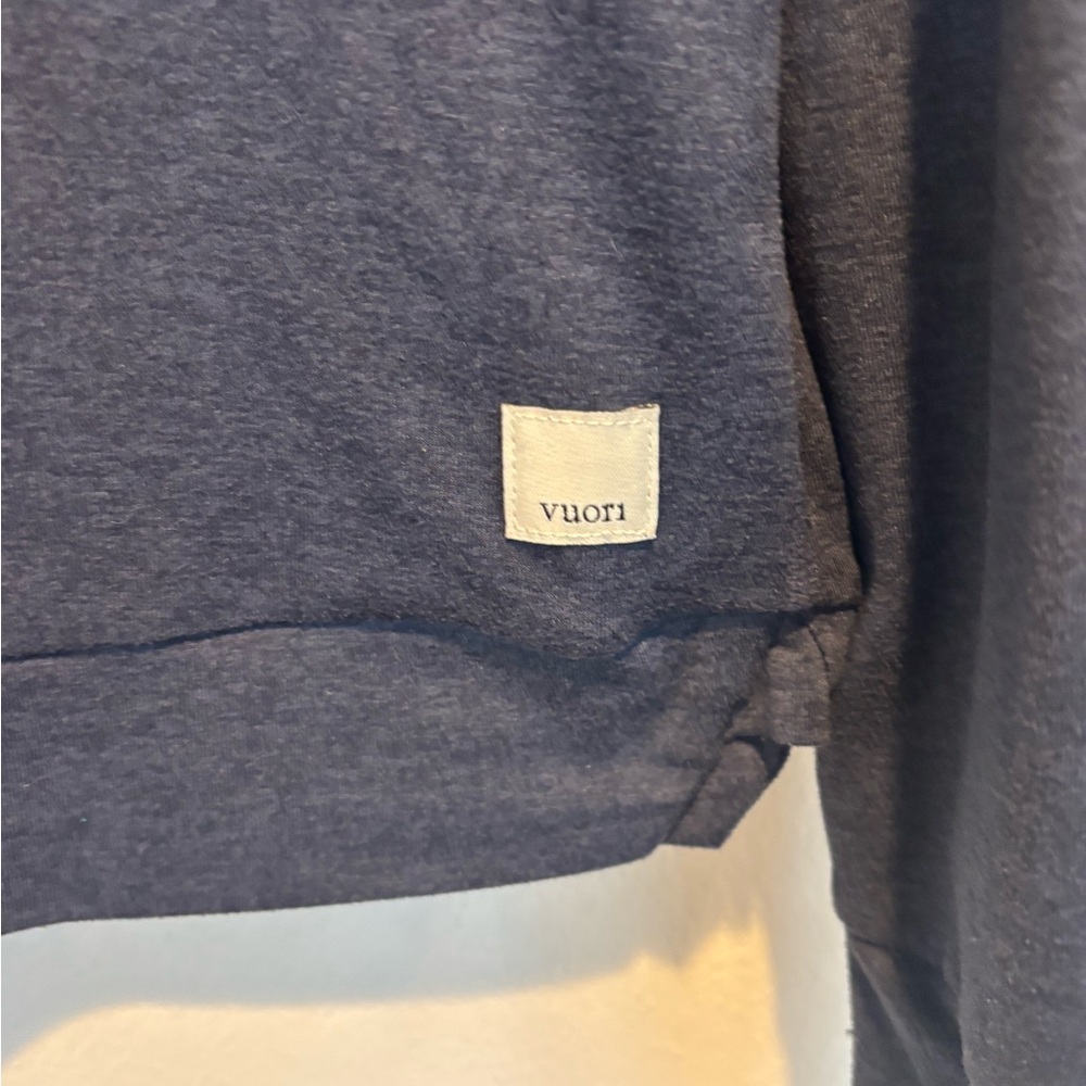 Vuori Navy Cropped Dreamknit Hoodie XS EUC - Picture 3 of 4